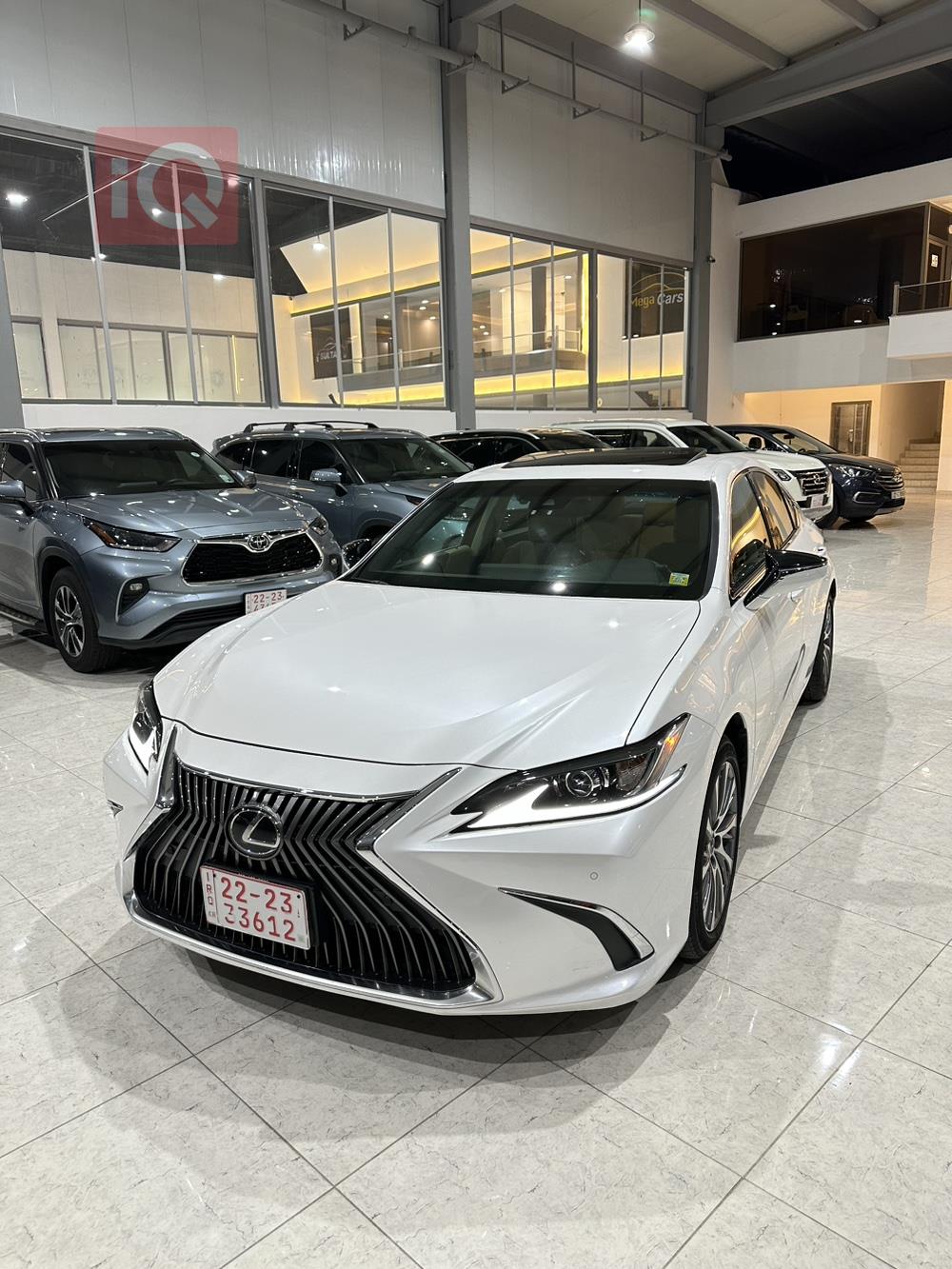 Lexus ES